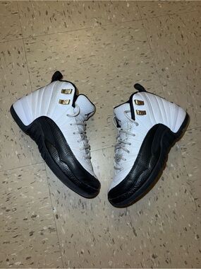 Big kid Jordan sneakers. Size 3.5